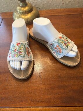Spartina 449 White Embroidered Floral Slide Sandals